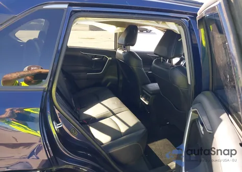 2024 Toyota Rav4 Xle Premium z USA, uszkodzony, nr VIN 2T3C1RFV0RW305749